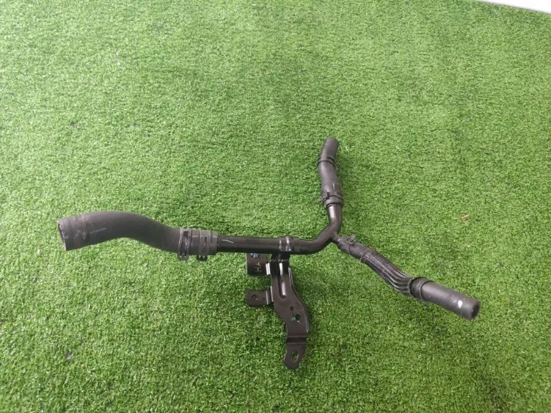 Трубка системы охлаждения