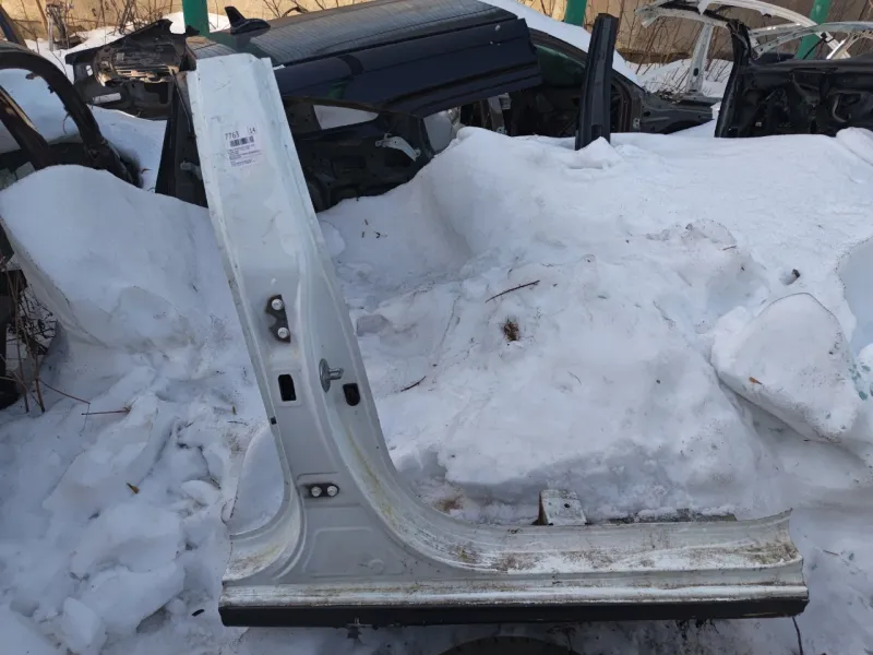 Порог с центральной стойкой