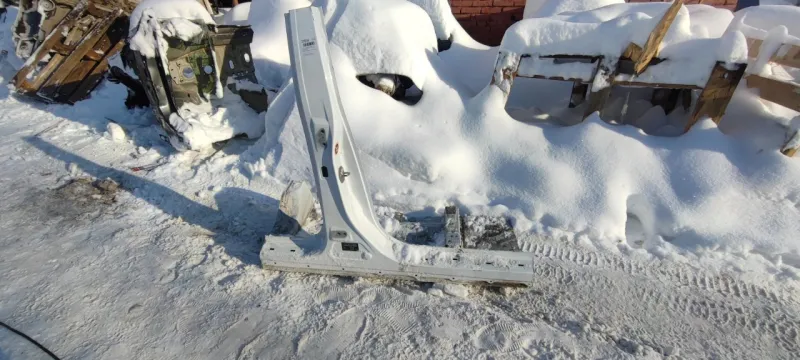 Порог с центральной стойкой