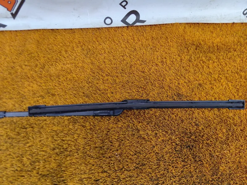 Поводок стеклоочистителя лобового стекла