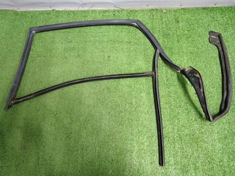 Уплотнитель стекла двери