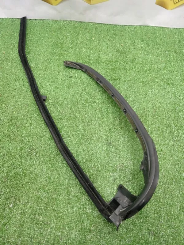 Уплотнитель стекла двери