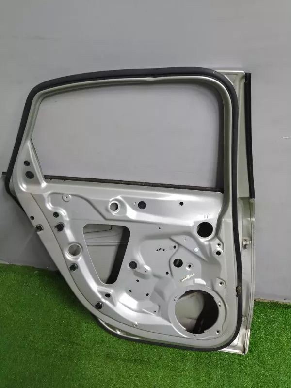 Дверь Audi A4 2011 8K5833051D B8, задняя левая