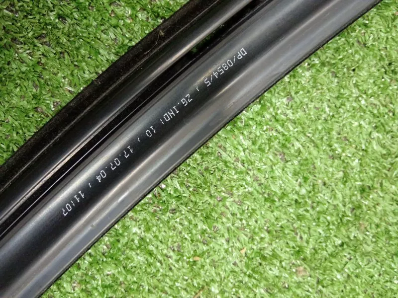 Уплотнитель стекла двери