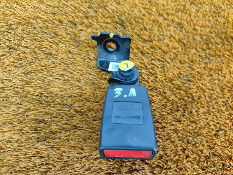 Ответная часть ремня безопасности