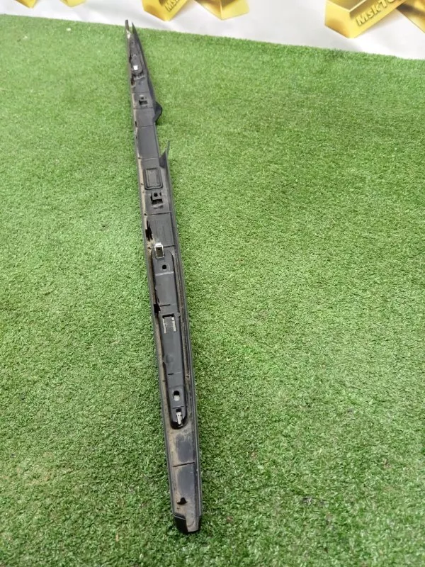 Накладка крышки багажника