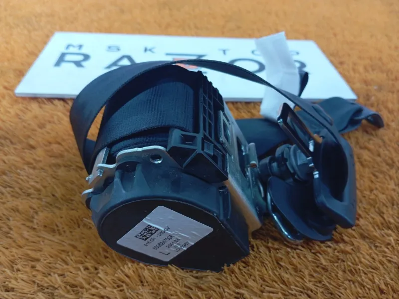 Ремень безопасности