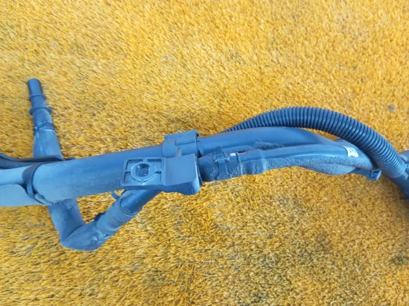 Горловина топливного бака