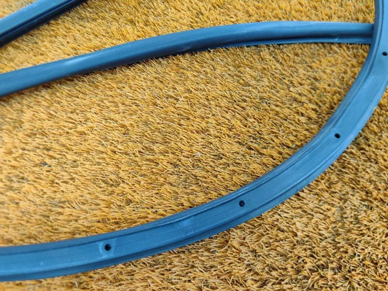 Уплотнитель двери