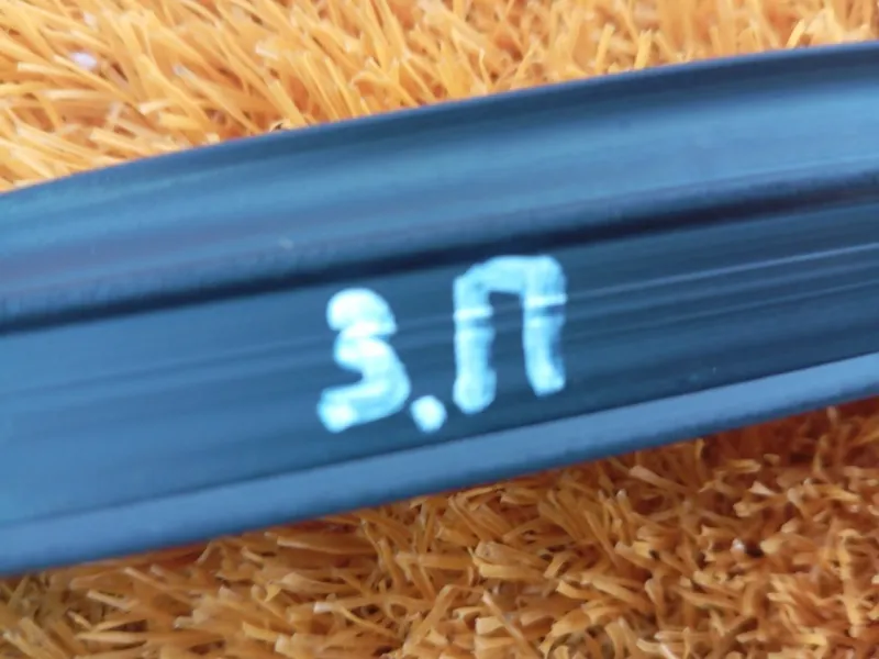 Уплотнитель двери