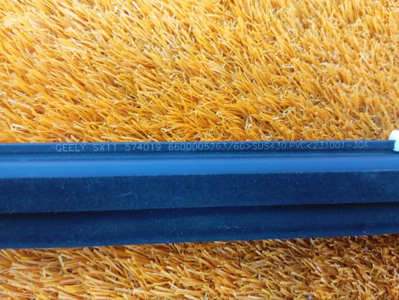 Молдинг стекла