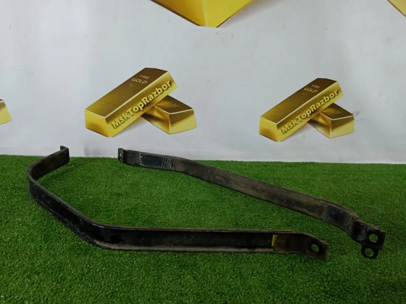 Крепление топливного бака