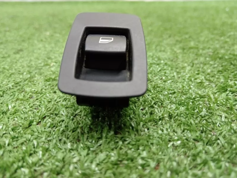 Кнопка стеклоподъемника