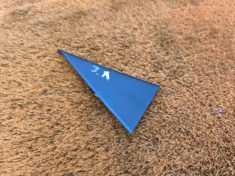 Уголок двери