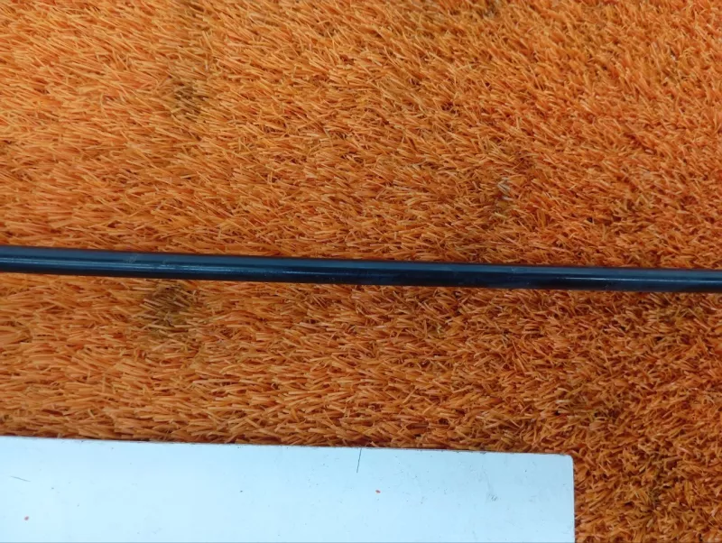 Упор капота