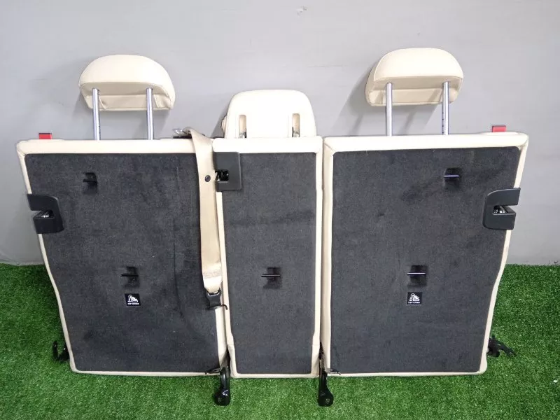 Спинка сиденья