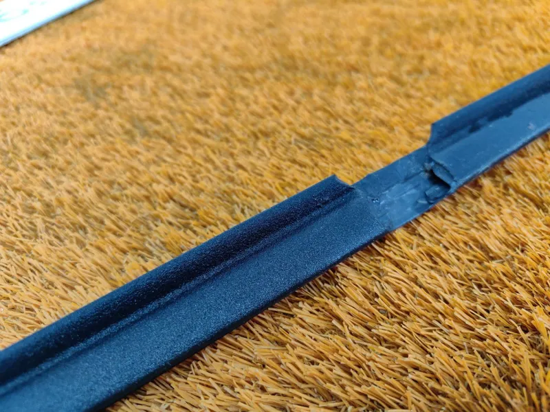 Молдинг стекла