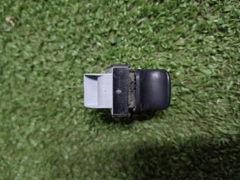 Кнопка стеклоподъемника