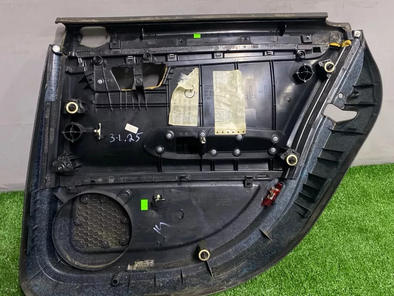 Обшивка двери Audi A4 2006 8E0867305 B7, задняя левая