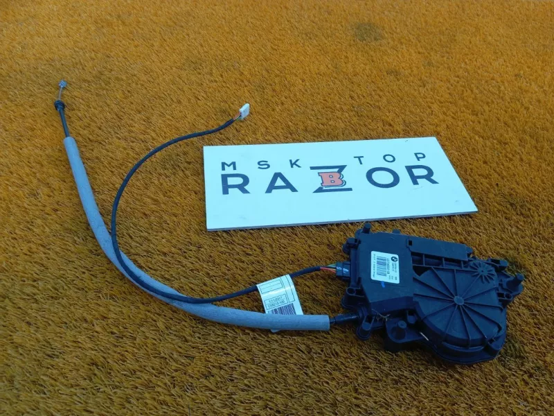 Доводчик двери багажника