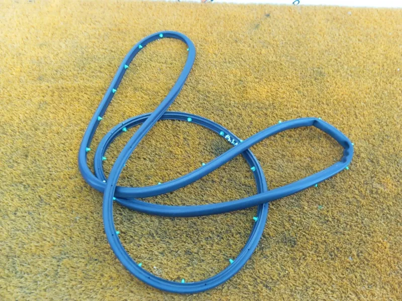 Уплотнитель двери