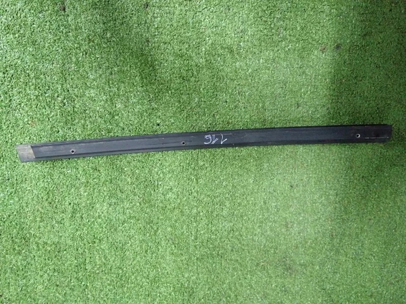 Уплотнитель стекла двери