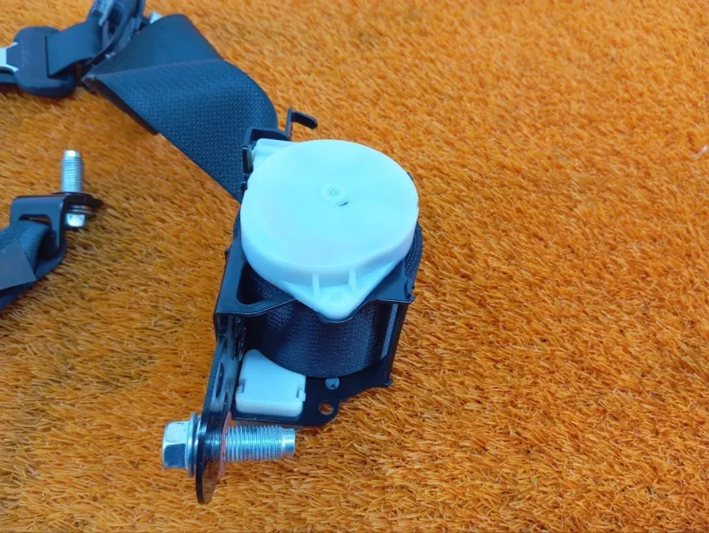 Ремень безопасности