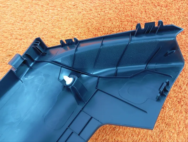 Накладка на стойку кузова