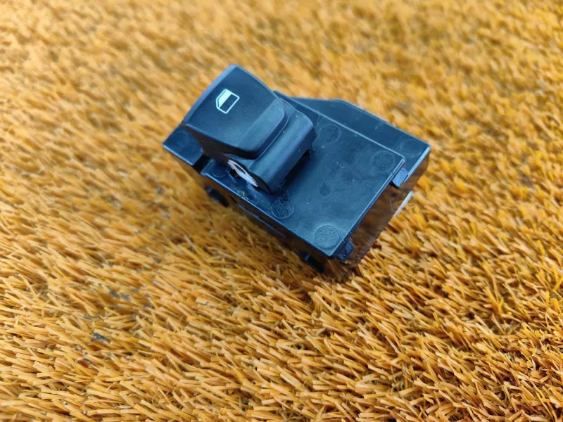 Кнопка стеклоподъемника