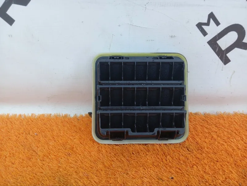 Решетка вентиляционная