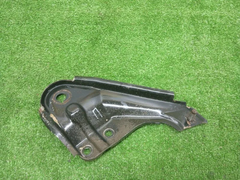 Крепление глушителя