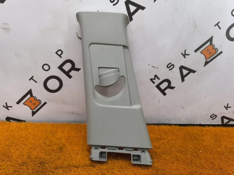 Обшивка центральной стойки