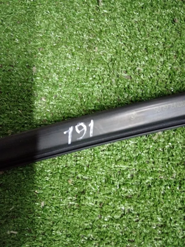 Уплотнитель стекла двери