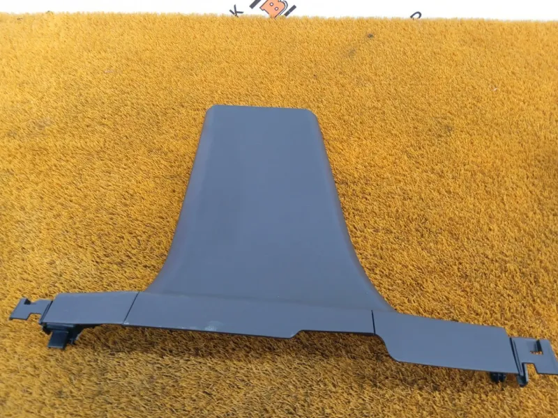 Обшивка центральной стойки