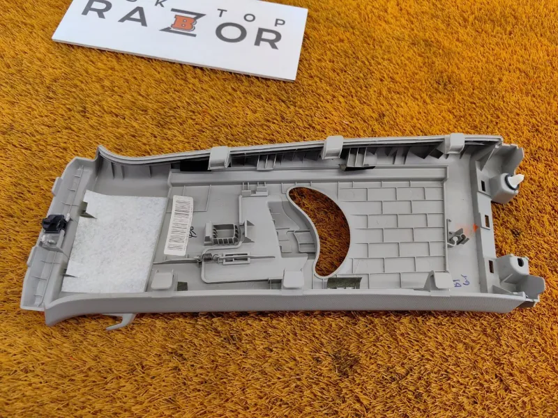 Накладка на стойку кузова