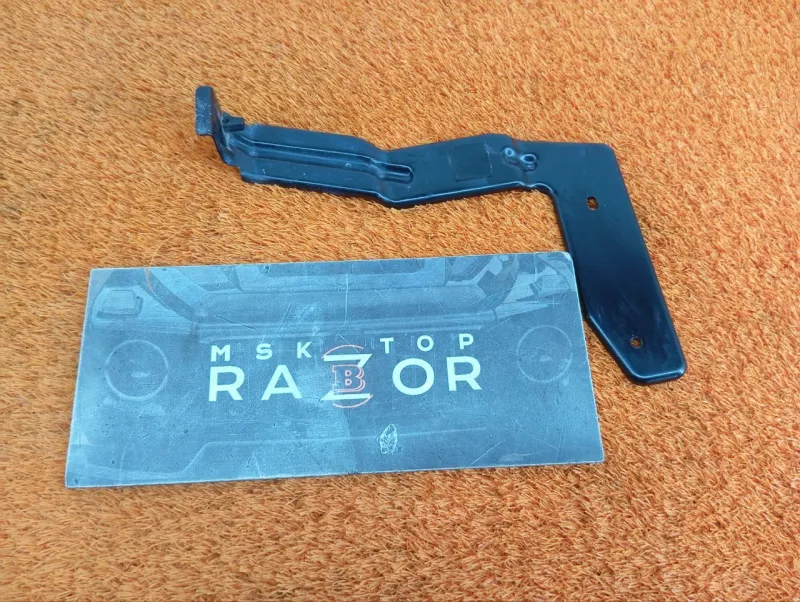 Кронштейн заднего бампера