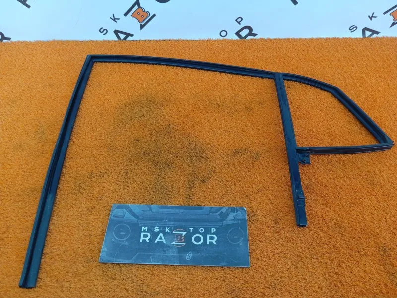 Уплотнитель стекла двери