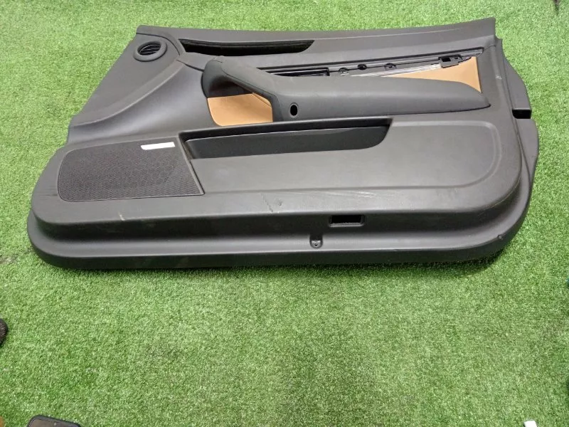 Обшивка двери Audi A6 2006 4F2867106A C6, передняя правая