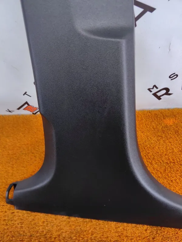 Обшивка центральной стойки