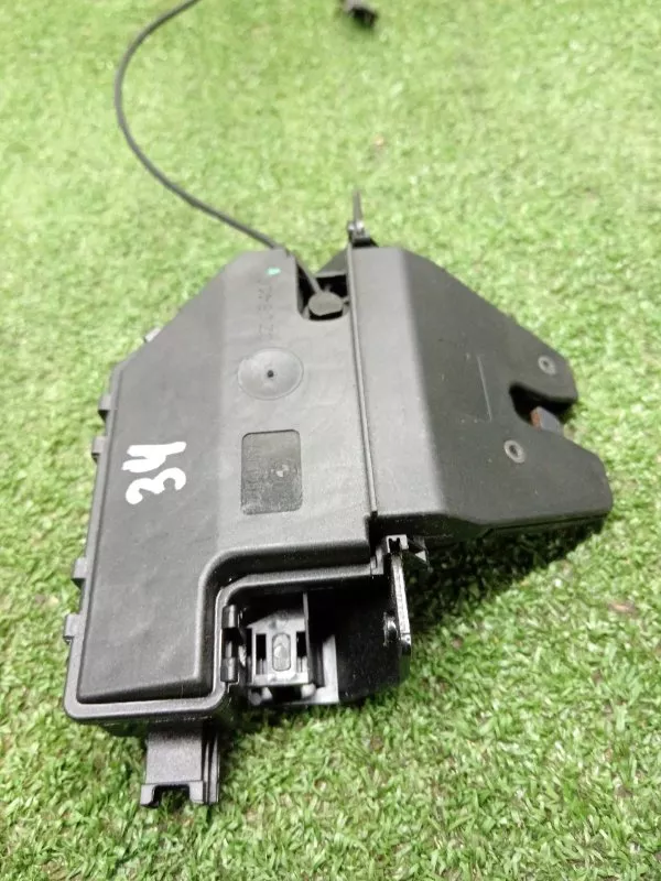 Замок багажника