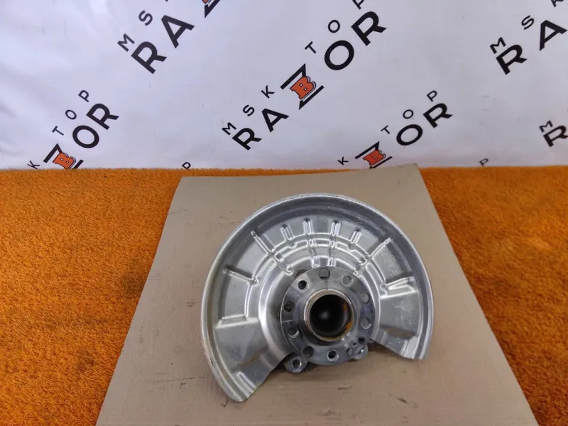 Кулак поворотный