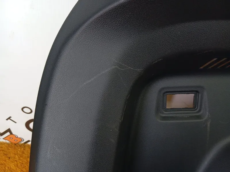 Обшивка багажника