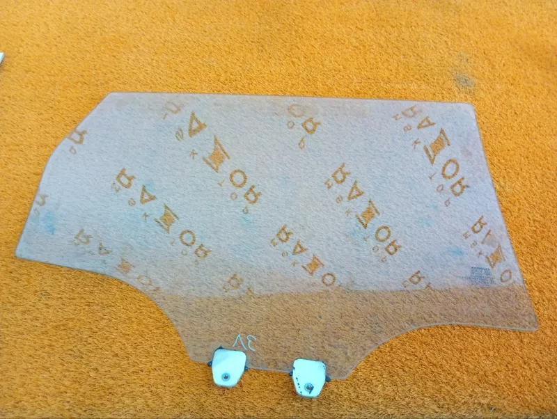 Стекло двери