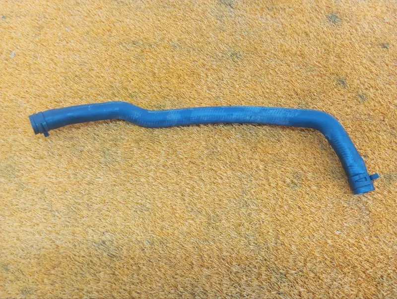 Патрубок радиатора