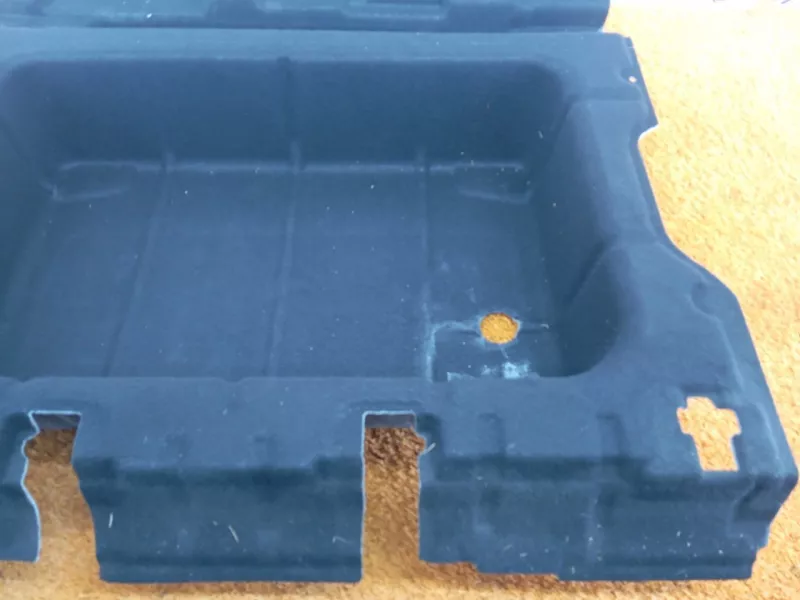 Пол багажника