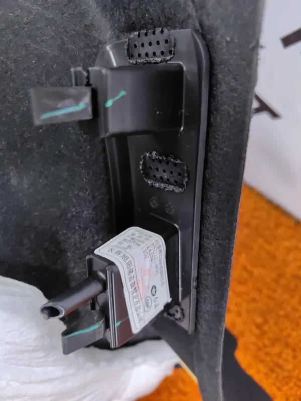 Обшивка багажника