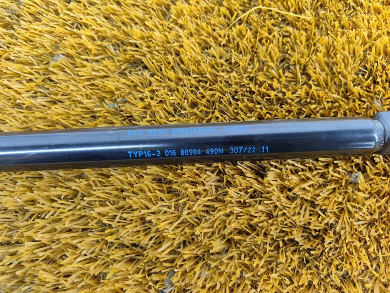 Амортизатор крышки багажника