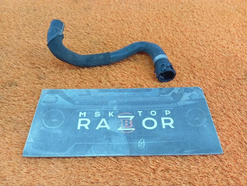 Патрубок системы охлаждения