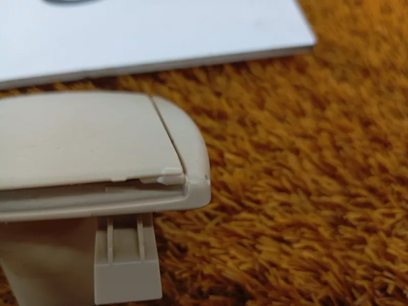 Кронштейн шторки багажника