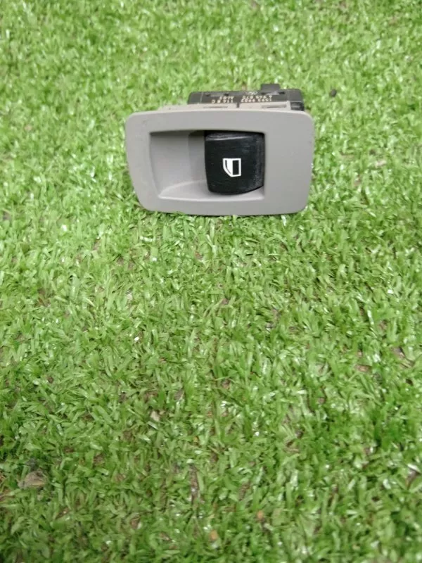 Кнопка стеклоподъемника